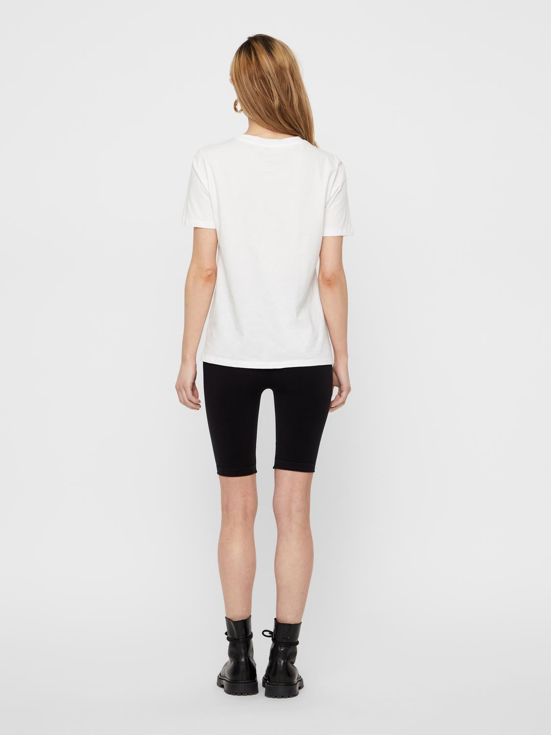 model_shot-back