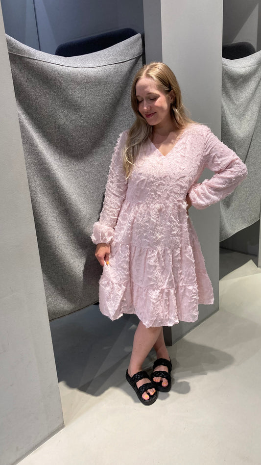 VIBIANCA Midi Dress - Chalk Pink