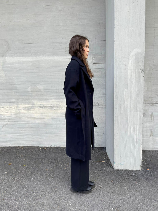 VIPOKO Coat - Black