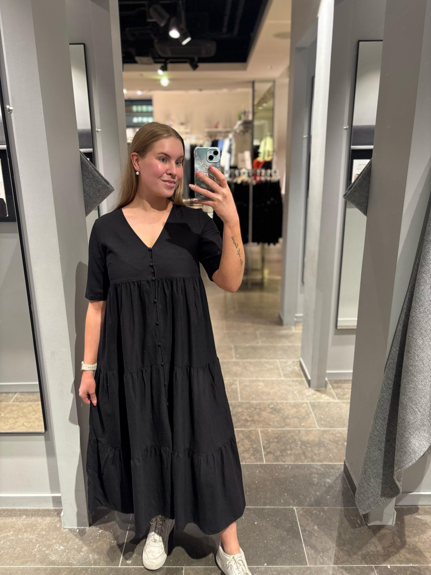 VIPRISILLA Long Dress - Black Beauty